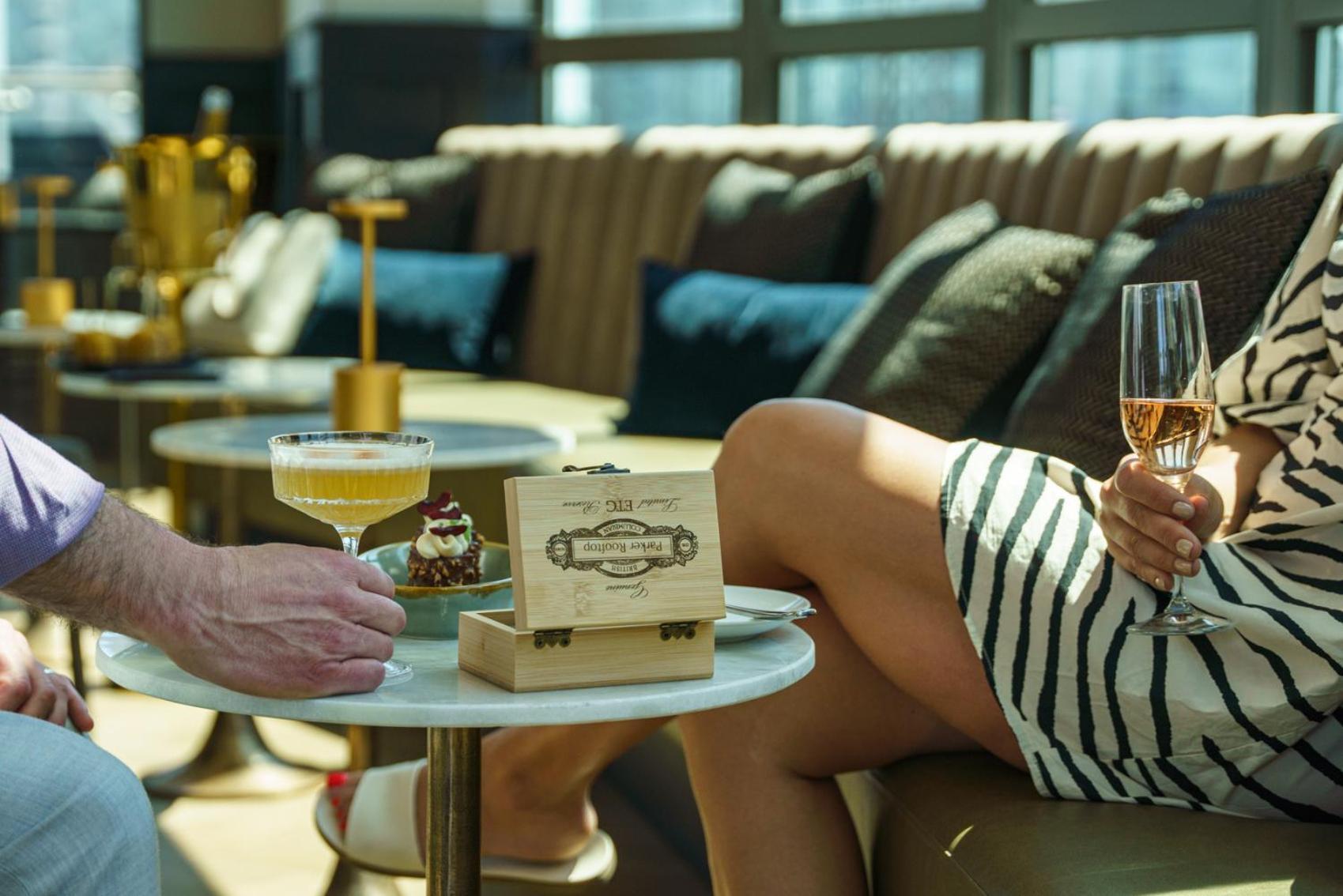 The Parker Hotel And Rooftop Vancouver Bagian luar foto