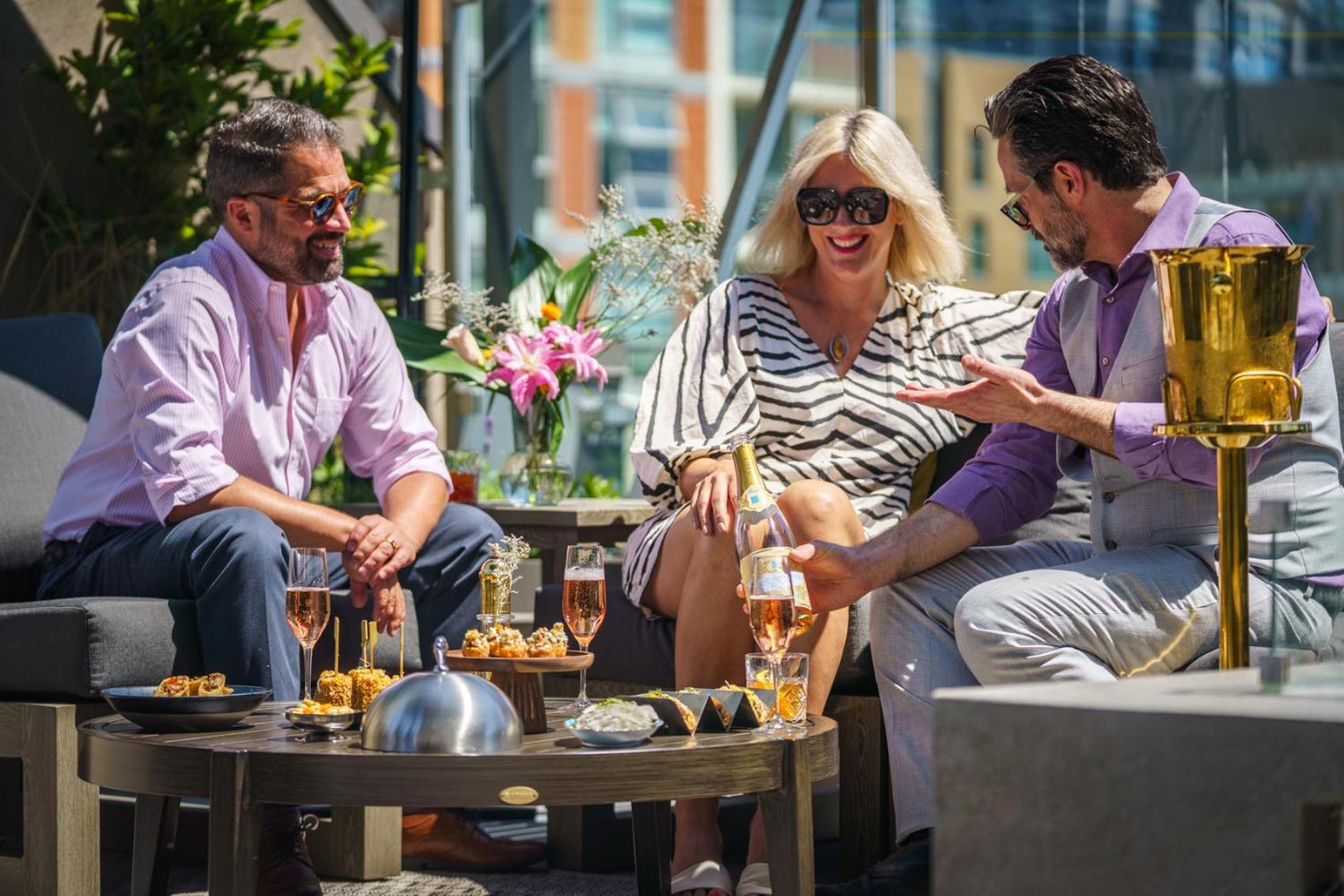The Parker Hotel And Rooftop Vancouver Bagian luar foto